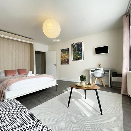 L'Aviateur - Self Check In Apartman Chartres Kültér fotó